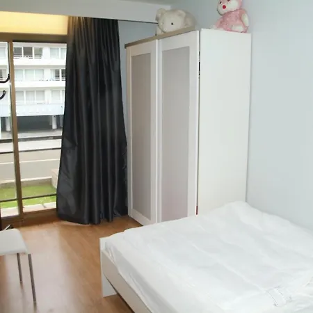 Ruim, Lichtrijk Met Groot Terras Uitstekend Gelegen In Appartement *
