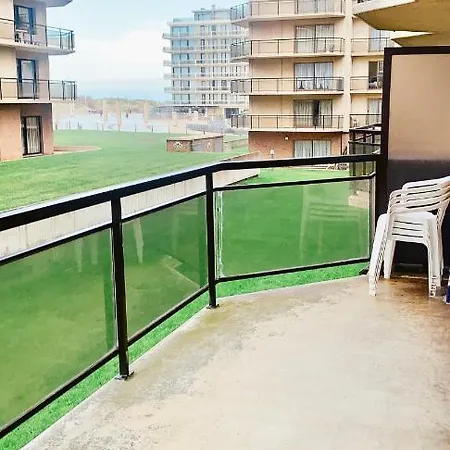 Ruim, Lichtrijk Met Groot Terras Uitstekend Gelegen In Appartement De Panne